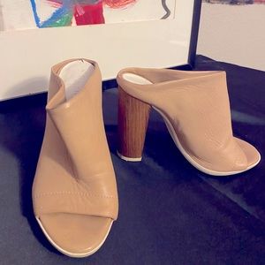 Vince Leather beige mules